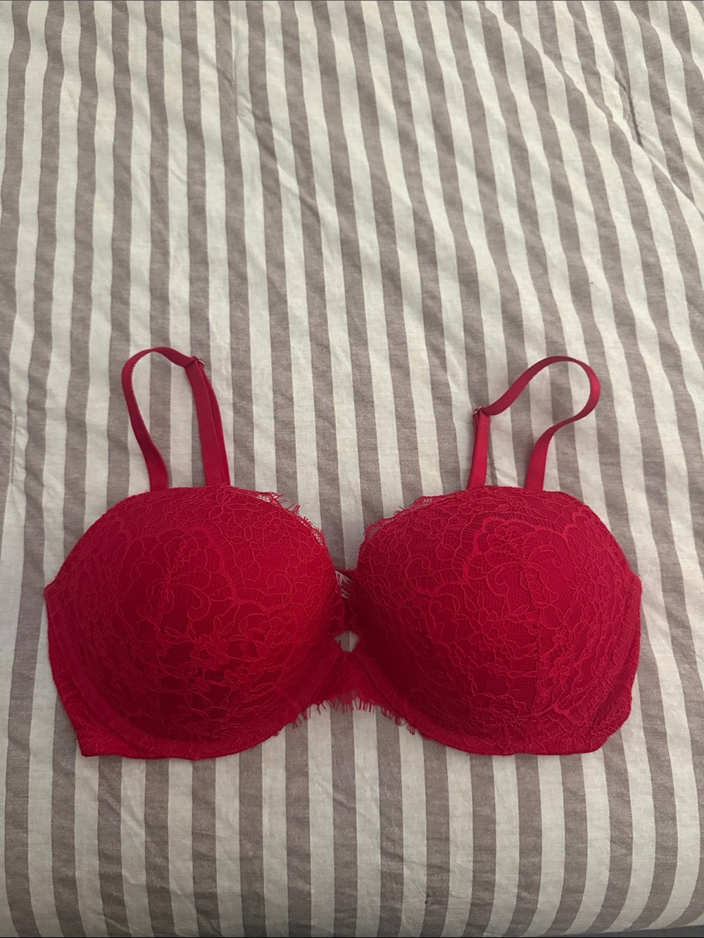 Victoria secret push up bra.